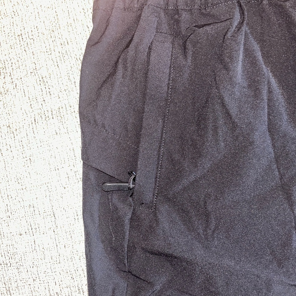😍NWT Black hiking Shorts with Elastic Waistband and Lightweight Fabric - Picture 3 of 7